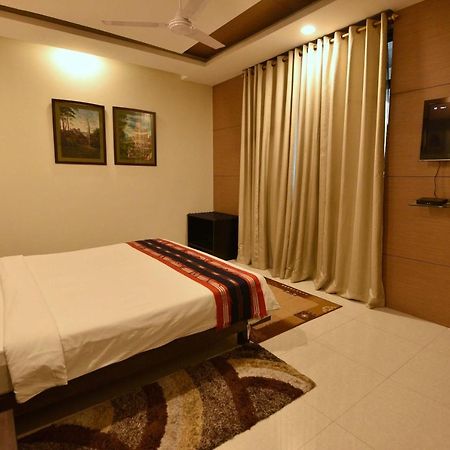 Отель Dibrugarh Club House Экстерьер фото