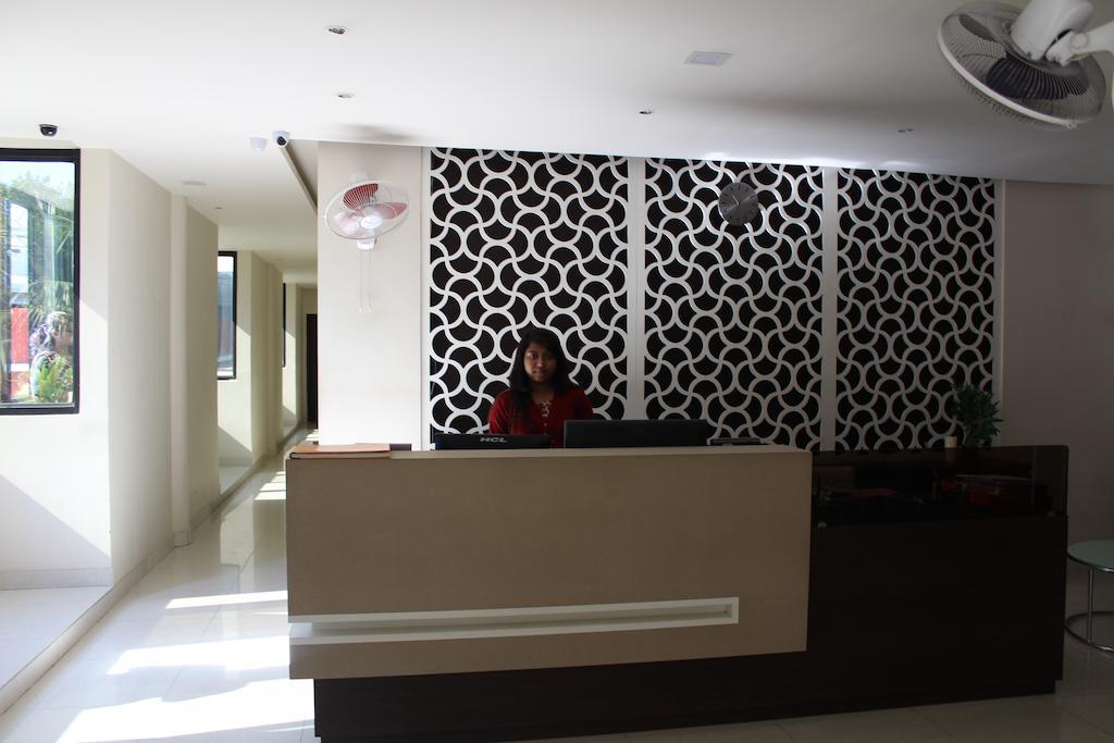 Отель Dibrugarh Club House Экстерьер фото
