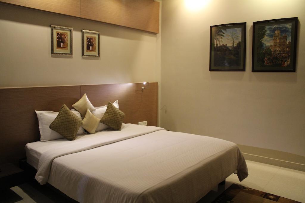 Отель Dibrugarh Club House Экстерьер фото