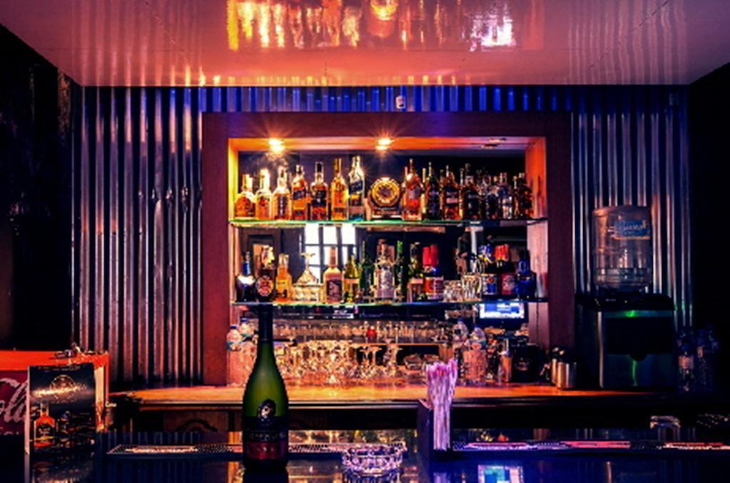 Отель Dibrugarh Club House Экстерьер фото