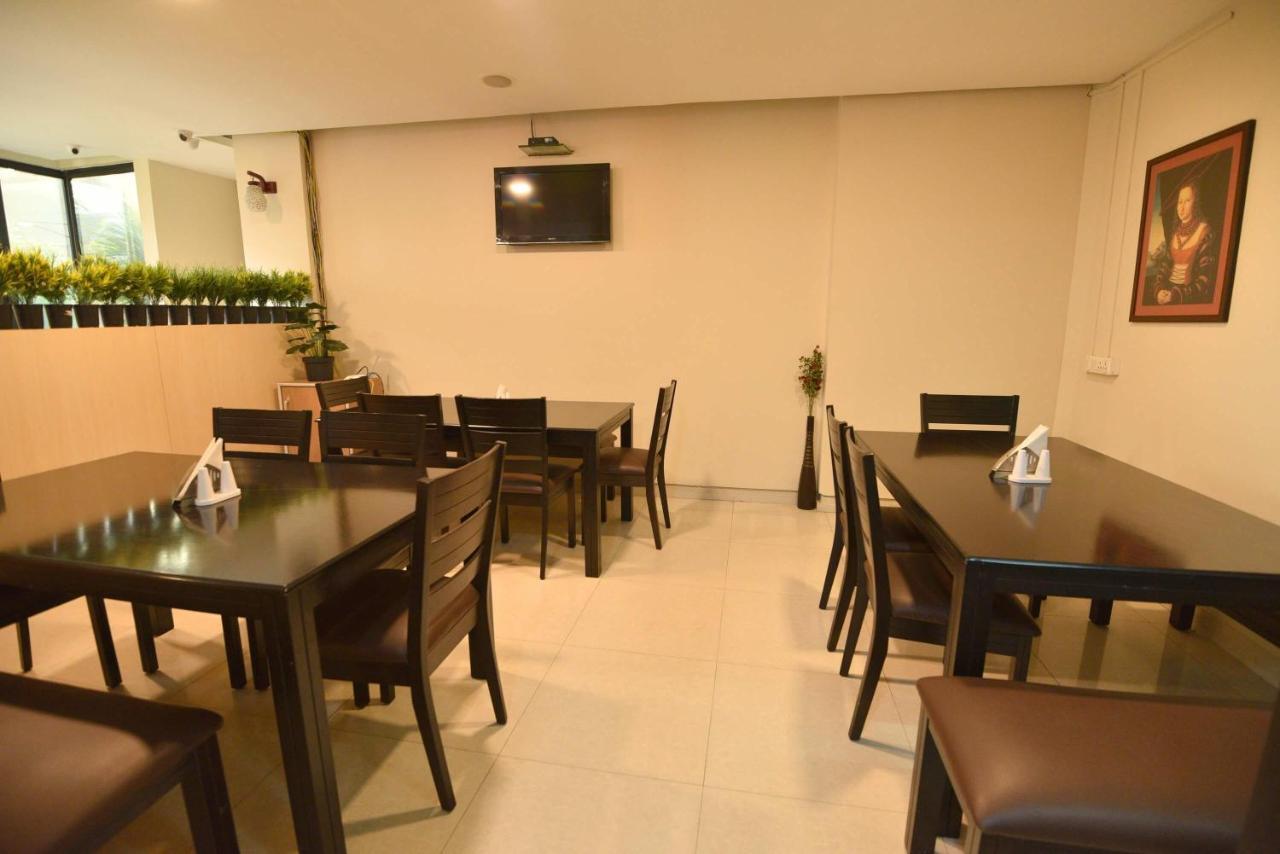 Отель Dibrugarh Club House Экстерьер фото