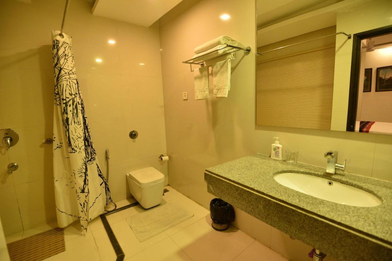 Отель Dibrugarh Club House Экстерьер фото